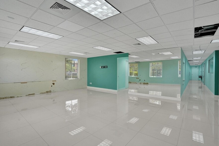 More Photos Of 15620 SW 29th St, Miramar Medical For Sale
