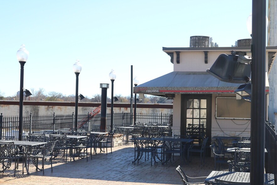 More Photos Of 111 E Erwin St, Tyler Storefront Retail Office For Lease