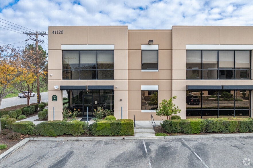 More Photos Of 41120 Elm St, Murrieta Research And Development For Lease