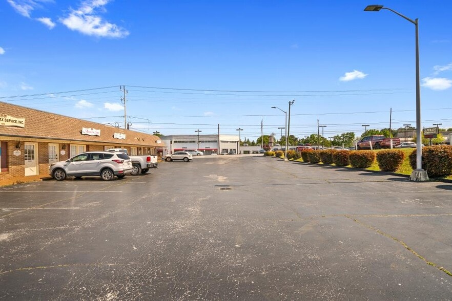 More Photos Of 5803-5805 Lee Hwy, Chattanooga Medical For Sale