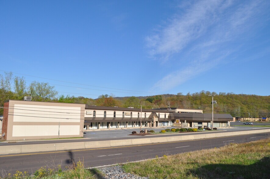 More Photos Of 1500-1510 Route 61 Hwy S, Pottsville Office For Lease