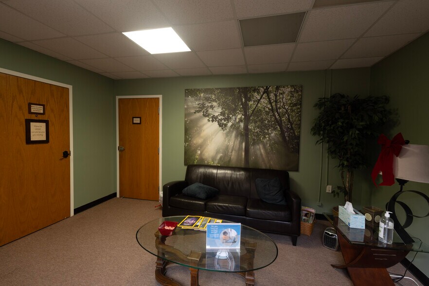 Primary Photo Of 14377-14389 Hereford Rd, Woodbridge Medical For Sale
