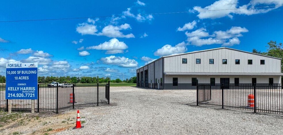 Primary Photo Of 11125 E State Highway 31, Kerens Light Distribution For Sale