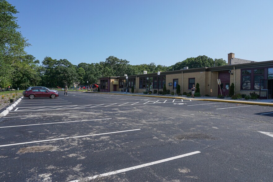 More Photos Of 740 Colonel Ledyard Hwy, Ledyard Storefront For Lease