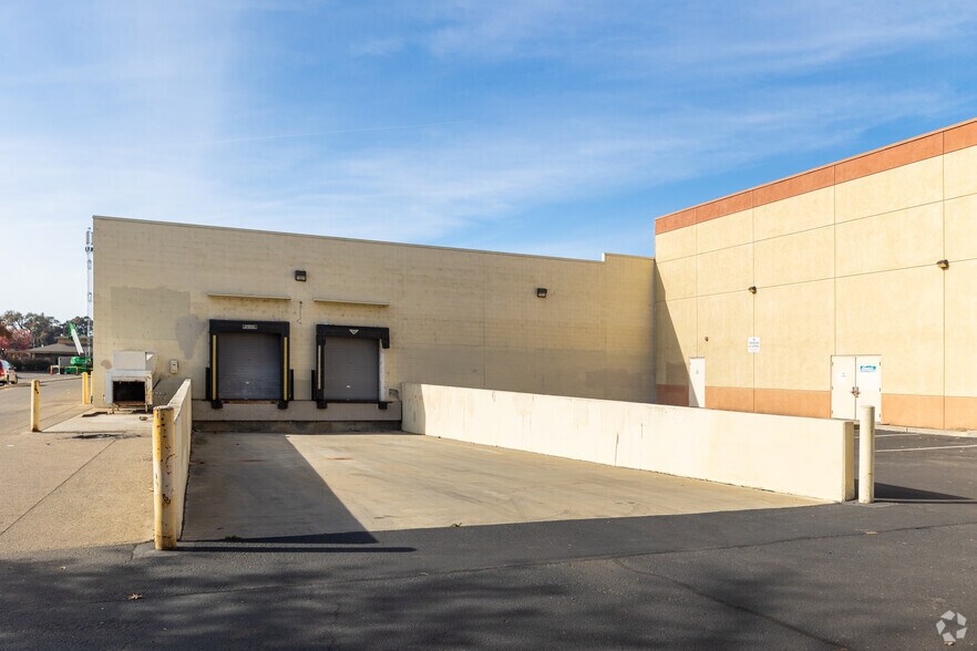 More Photos Of 718-760 W Hammer Ln, Stockton Unknown For Lease