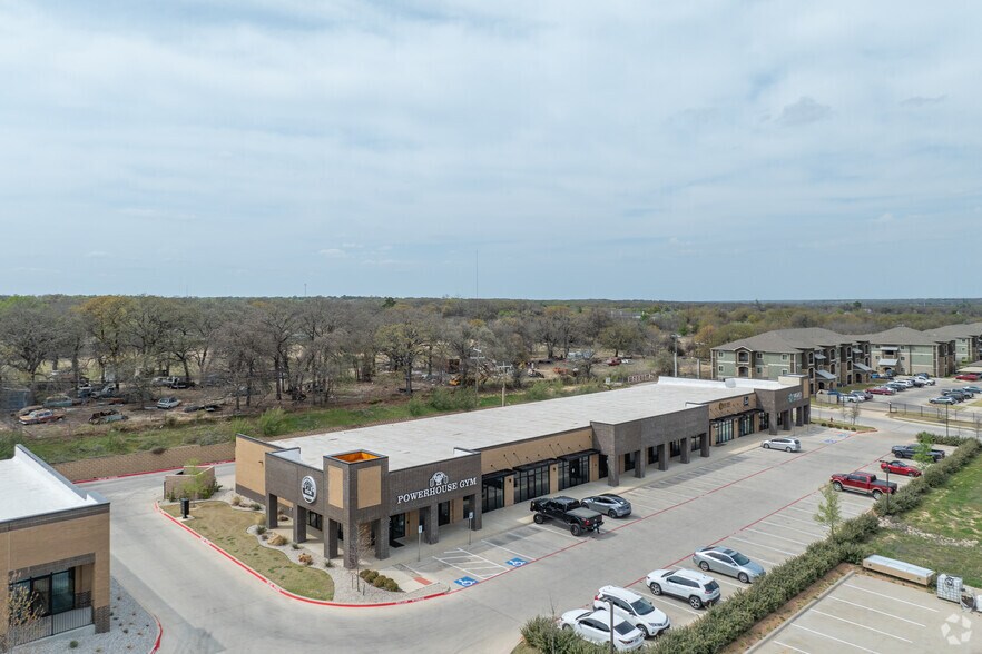 More Photos Of 1800 Lone Oak Rd, Weatherford Storefront Retail Office For Sale