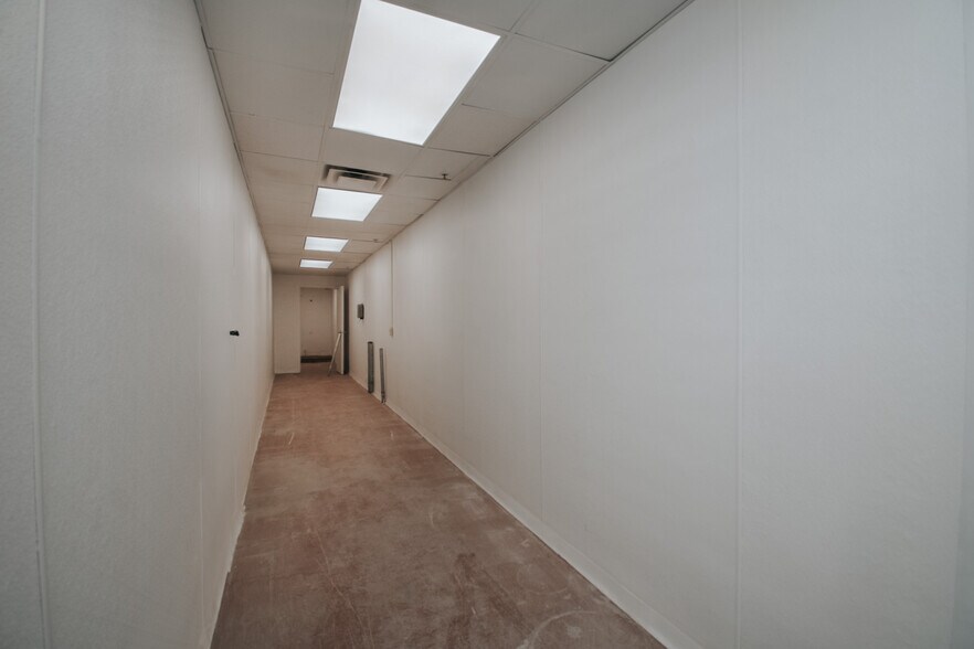 More Photos Of 3706 N Navarro St, Victoria Storefront For Lease