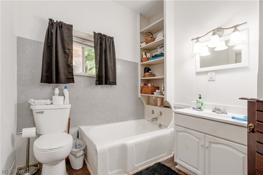 More Photos Of 320 Woodlawn Ave, Zanesville Apartments For Sale