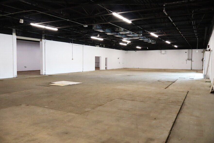 More Photos Of 2064 Brentwood St, High Point Warehouse For Lease