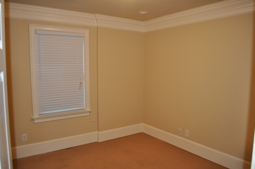 More Photos Of 4330 S Lee St, Buford Medical For Lease