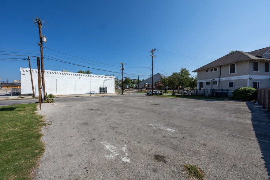 More Photos Of 302 W Euclid Ave, San Antonio Land For Sale