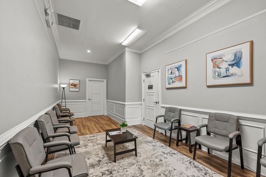 More Photos Of 6614 Shallowford Rd, Lewisville Medical For Lease