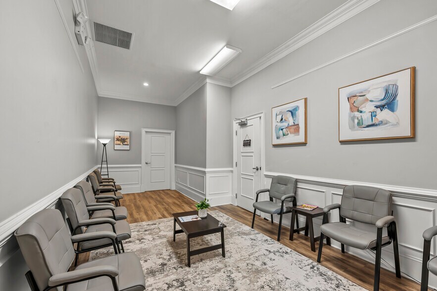 More Photos Of 6614 Shallowford Rd, Lewisville Medical For Sale