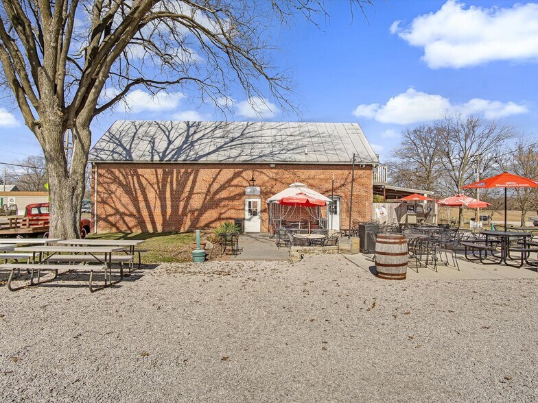 More Photos Of 214 Main St, Ruma Restaurant For Sale