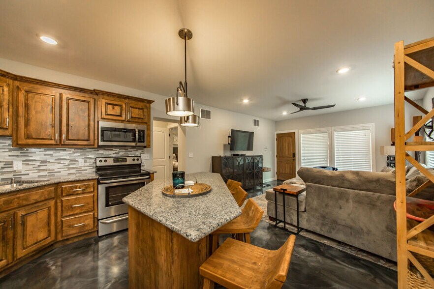 More Photos Of 7910 Edgemont Rd, Greers Ferry Apartments For Sale