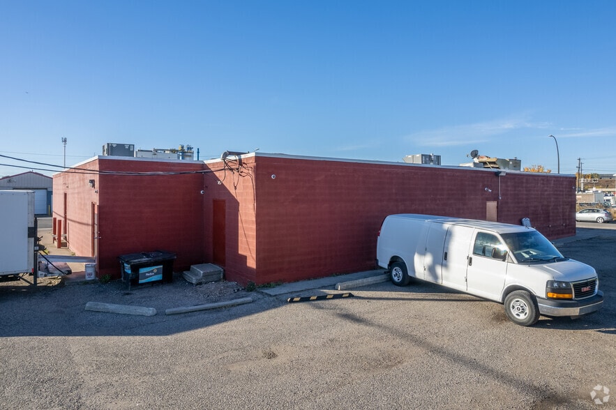 More Photos Of 4068 Ogden Rd SE, Calgary Restaurant For Lease