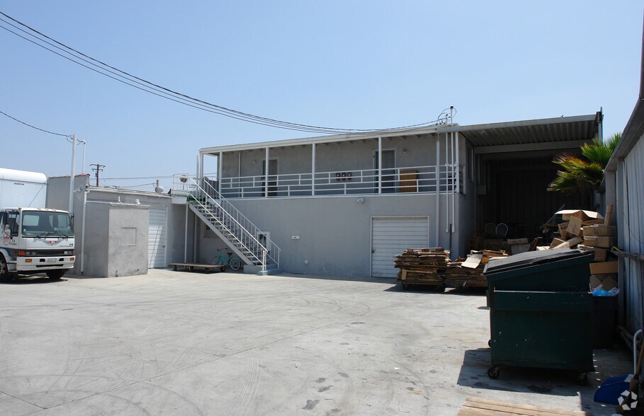 More Photos Of 330-332 W Gardena Blvd, Gardena Warehouse For Lease