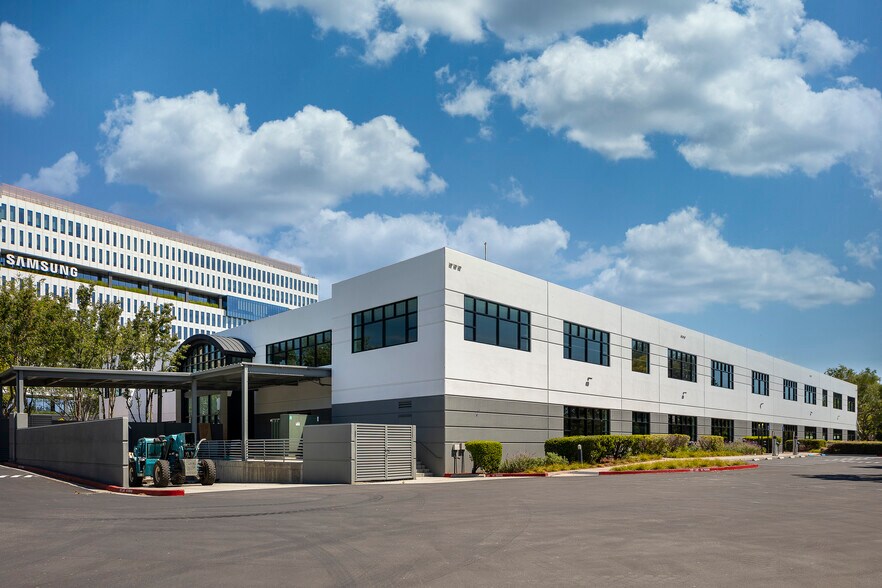 More Photos Of 10 W Tasman Dr, San Jose Unknown For Lease