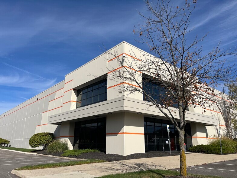 More Photos Of 6360-6440 Port Rd, Groveport Distribution For Lease
