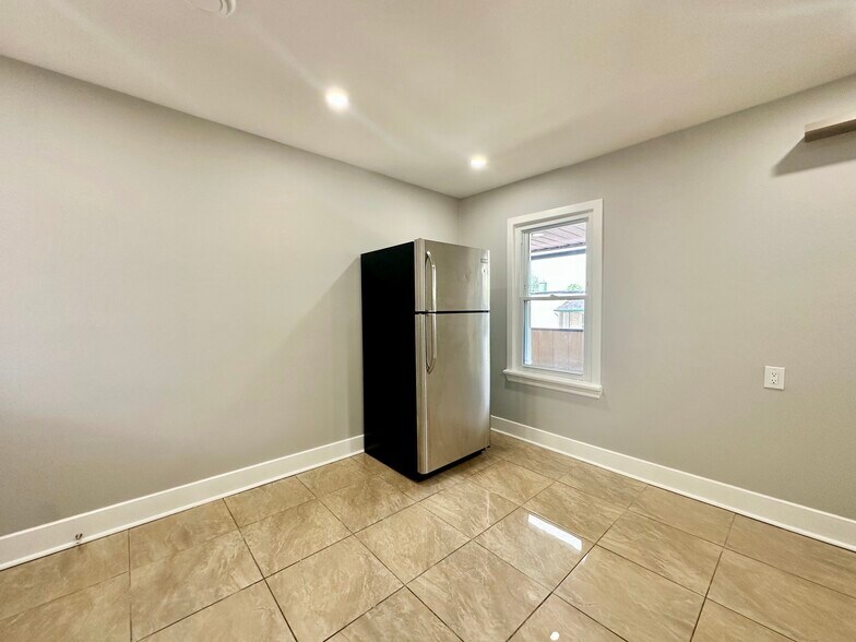 More Photos Of 240 Marier Ave, Ottawa Apartments For Sale