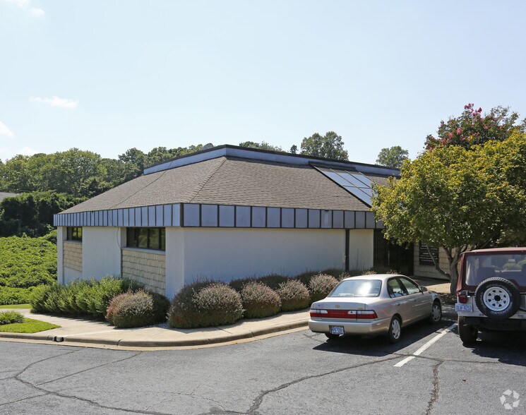 More Photos Of 231 13th Avenue Pl NW, Hickory Medical For Sale