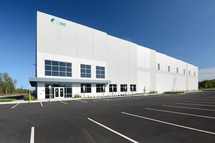 More Photos Of 395 Elizabeth Ave, Somerset Distribution For Lease