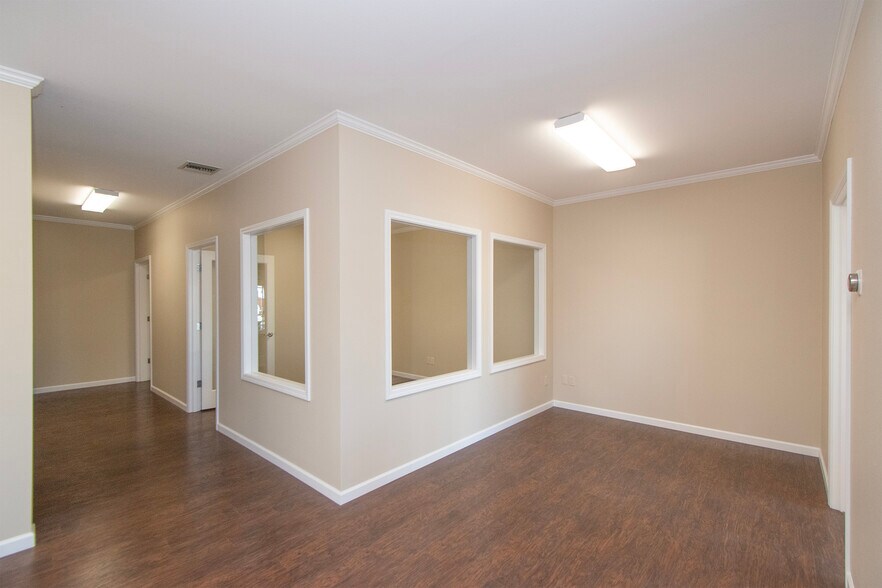 More Photos Of 495 Spruce St, Sequim Office For Sale