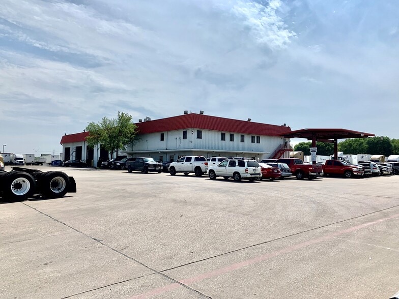 More Photos Of 9773-9777 Harry Hines Blvd, Dallas Truck Terminal For Lease