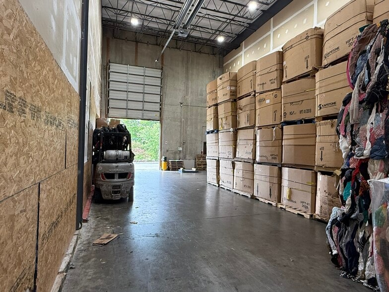More Photos Of 105 W Dewey Ave, Wharton Warehouse For Lease