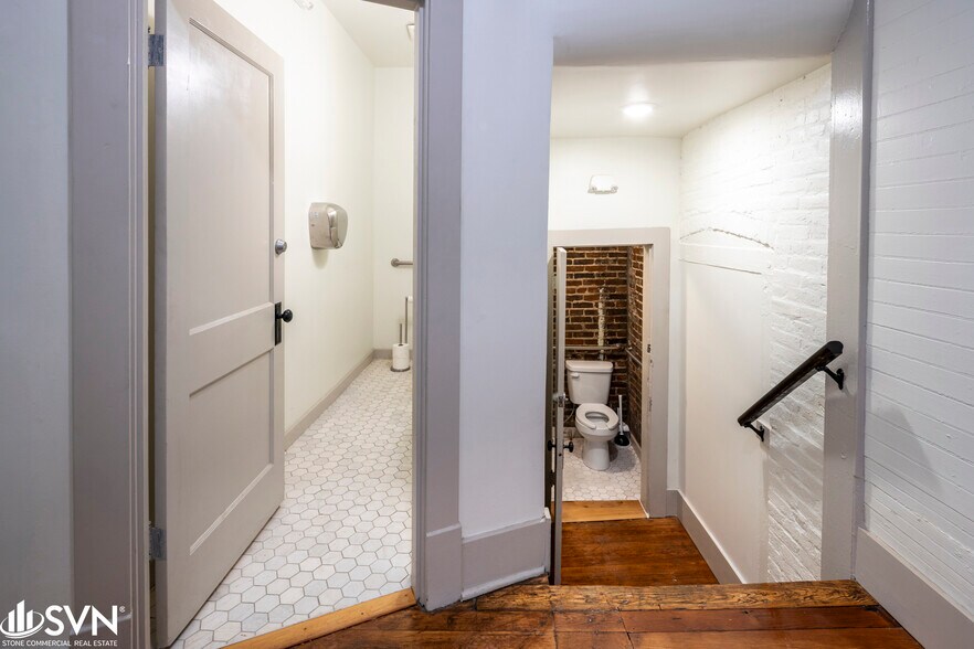 More Photos Of 150 W Short St, Lexington Office For Lease