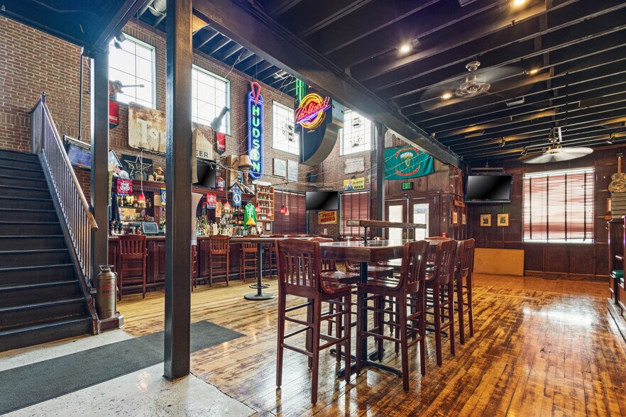 More Photos Of 20 Center St, Batavia Restaurant For Sale