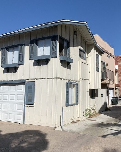 More Photos Of 701 E Balboa Blvd, Newport Beach Storefront Retail Residential For Lease