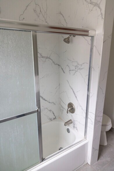 More Photos Of 16011 Victory Blvd, Van Nuys Apartments For Sale