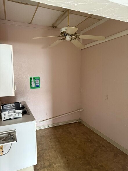 More Photos Of 8485 S US Highway 17/92, Casselberry Storefront Retail Office For Lease