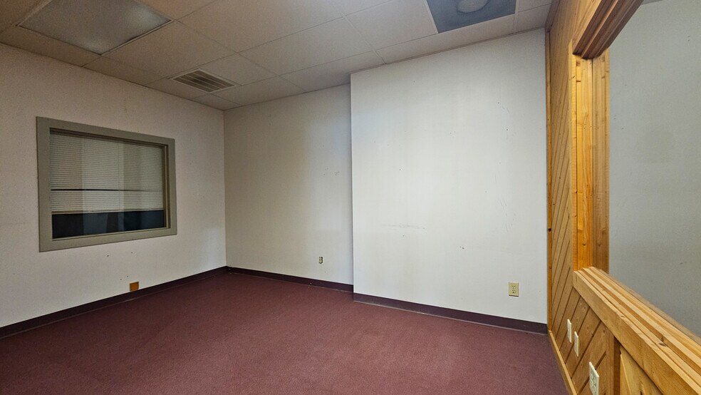 More Photos Of 5987 Highway 441, Wiley Storefront Retail Office For Sale