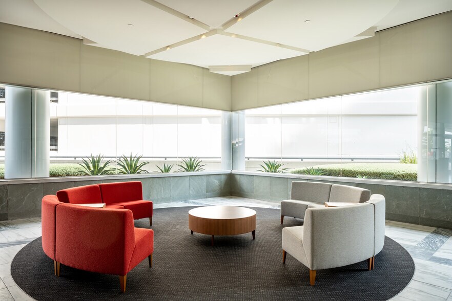 More Photos Of 200 N Pacific Coast Hwy, El Segundo Office For Lease