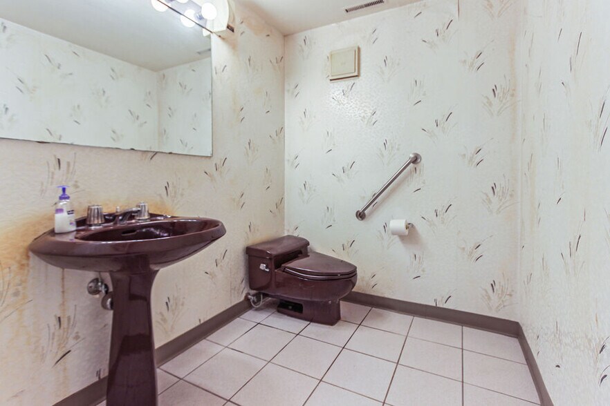 More Photos Of 4351 Old William Penn Hwy, Monroeville General Retail For Sale
