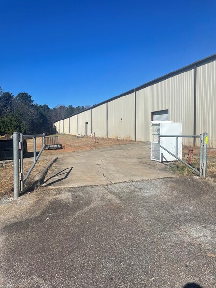 More Photos Of 102 Conners Rd, Villa Rica Warehouse For Sale
