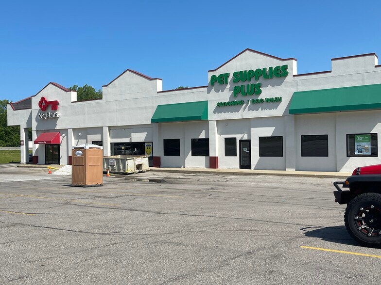 More Photos Of 35101 Euclid Ave, Willoughby Unknown For Lease