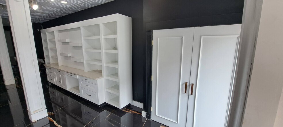 More Photos Of 21-23 N Dean St, Englewood Freestanding For Lease