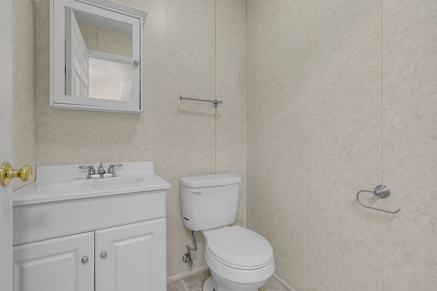 More Photos Of 117 Southwest Dr, Spartanburg Service For Sale