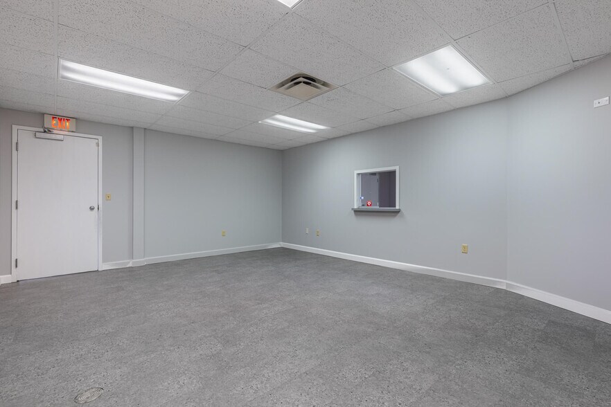 More Photos Of 7271 N Main St, Dayton Medical For Lease