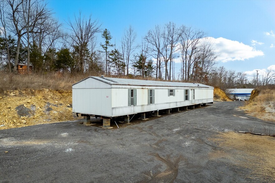 More Photos Of 8539 Asheville Hwy, Knoxville General Retail For Sale