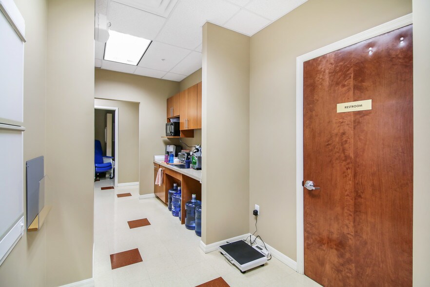 More Photos Of 4848 Coconut Creek Pky, Coconut Creek Medical For Lease