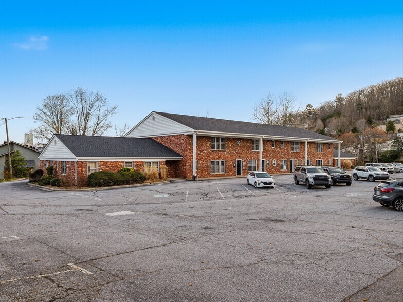 More Photos Of 5 Doctors Park, Asheville Medical For Sale