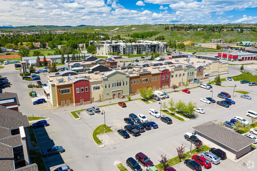 More Photos Of 120 5th Ave W, Cochrane Unknown For Lease