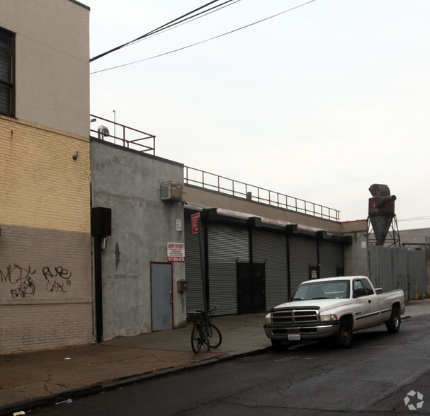 Primary Photo Of 435 Austin Pl, Bronx Warehouse For Lease