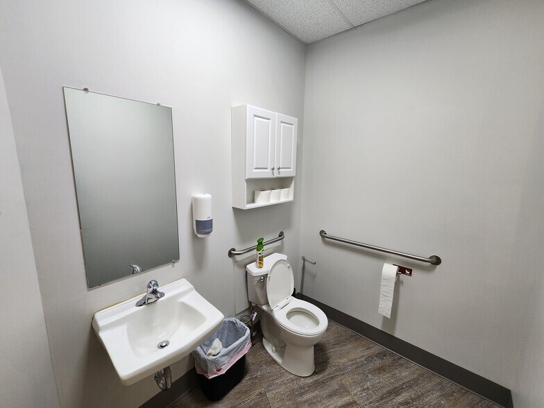 More Photos Of 212 E Manlius St, East Syracuse Freestanding For Lease