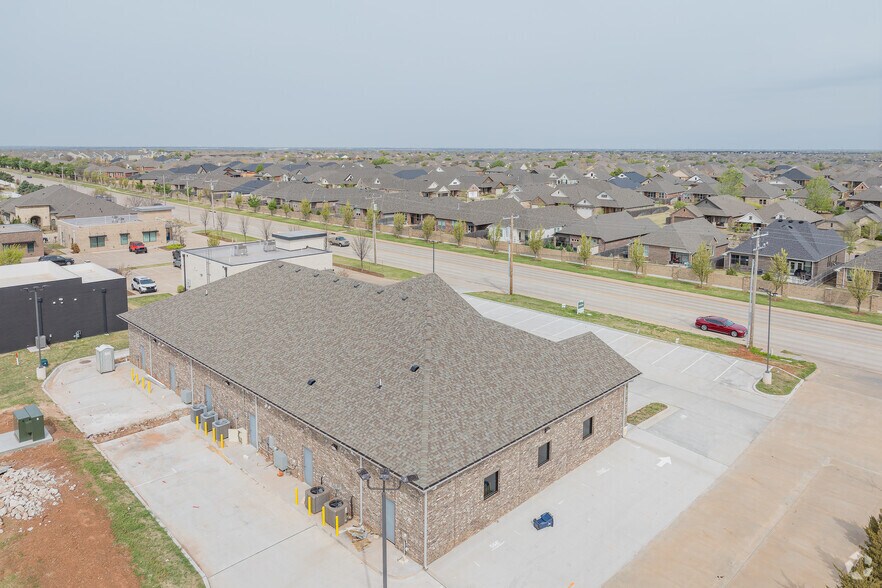More Photos Of 2404 NW 178th St, Edmond General Retail For Lease