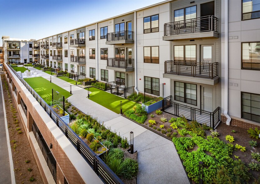 More Photos Of 11671 Maple St, Fishers Apartments For Lease